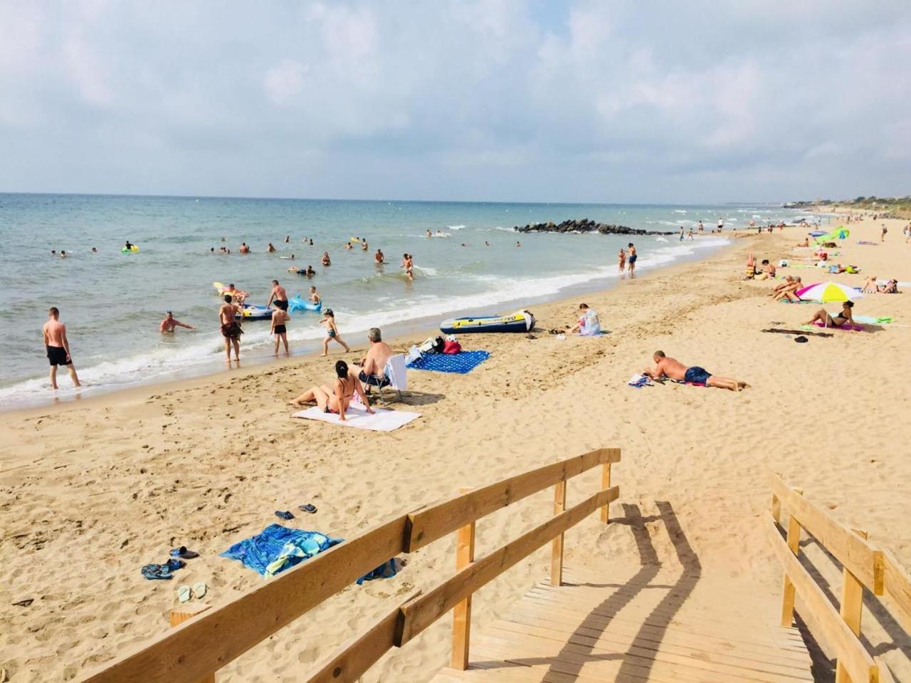 Camping Le Roucan West Vias Exterior foto